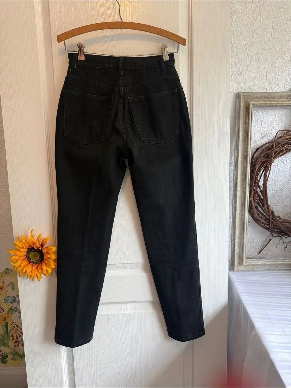 Women's Gap Slim Fit Black High-Rise Jeans - 4 Ankle - Great Condition
